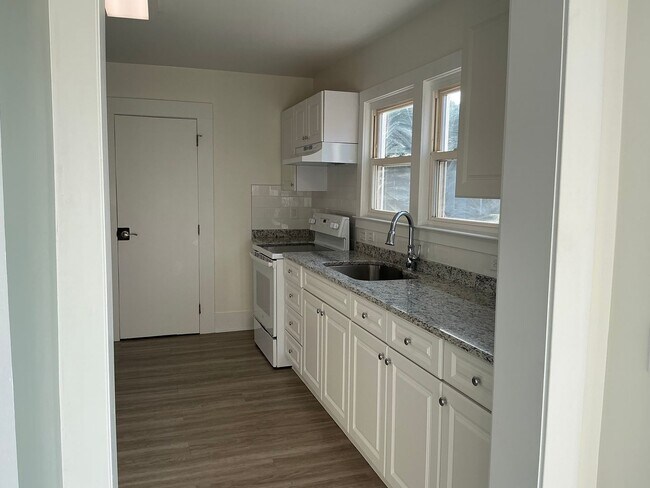 Foto del edificio - Completely renovated 3-bedroom Home in Cromwell