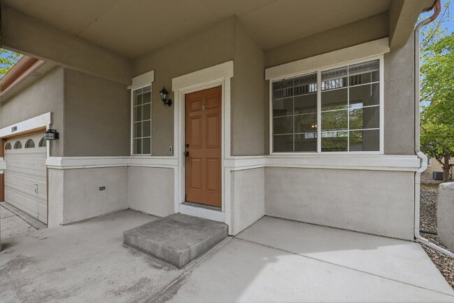 Foto del edificio - $2,845.95 - 3 Bed, 2 Bath Home in Thornton with Central AC and In Unit Laundry!