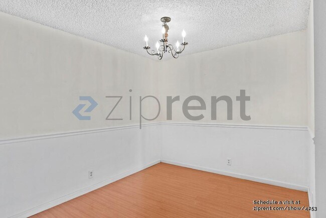 Foto del edificio - 247 N Capitol Ave