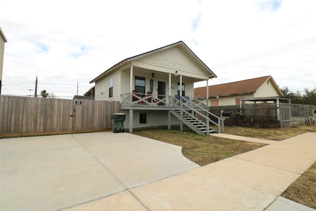 Building Photo - 5506 Ave Q 1/2