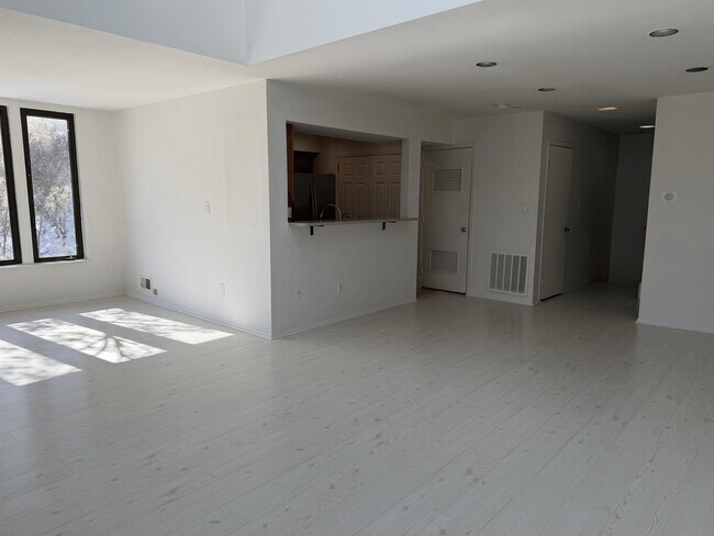 Foto del edificio - 798 Spinnaker Ct