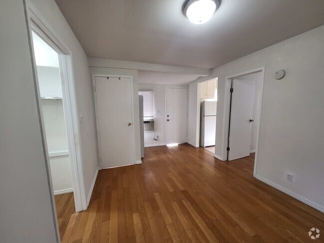Building Photo - 346 S Ave 19