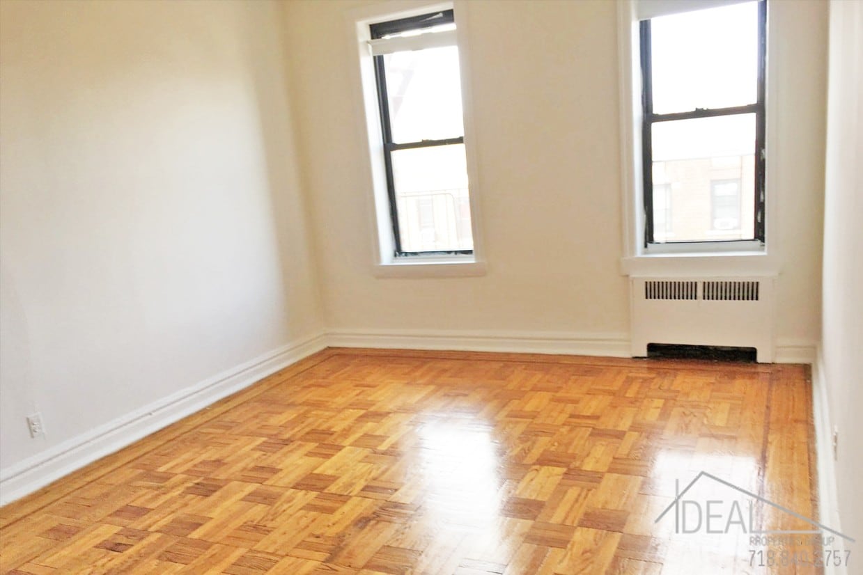 Primary Photo - 209 Brighton 15Th St