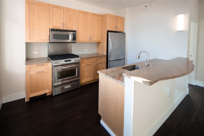 Building Photo - 105 Greene St