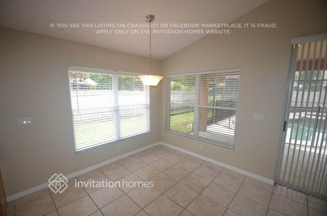 Foto del edificio - 4704 Whispering Wind Ave