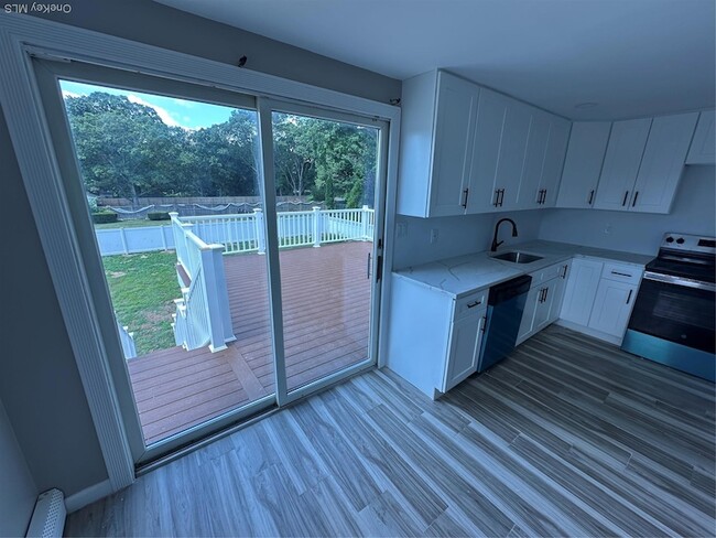 Building Photo - 15 Mida Ct