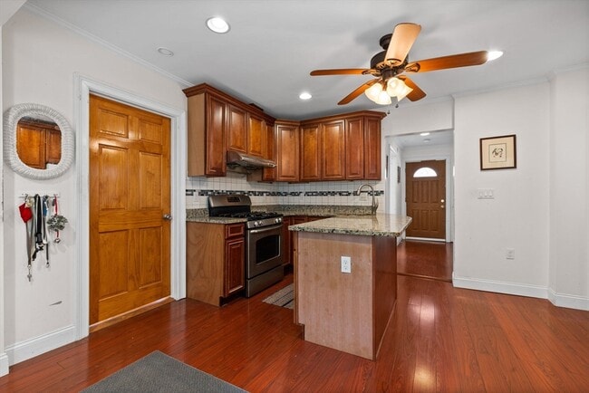 Foto del edificio - 42 Alden Pl