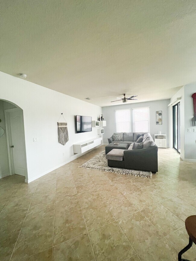 Building Photo - 14421 Alistar Manor Dr
