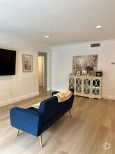 Building Photo - 10236 Regal Oaks Dr