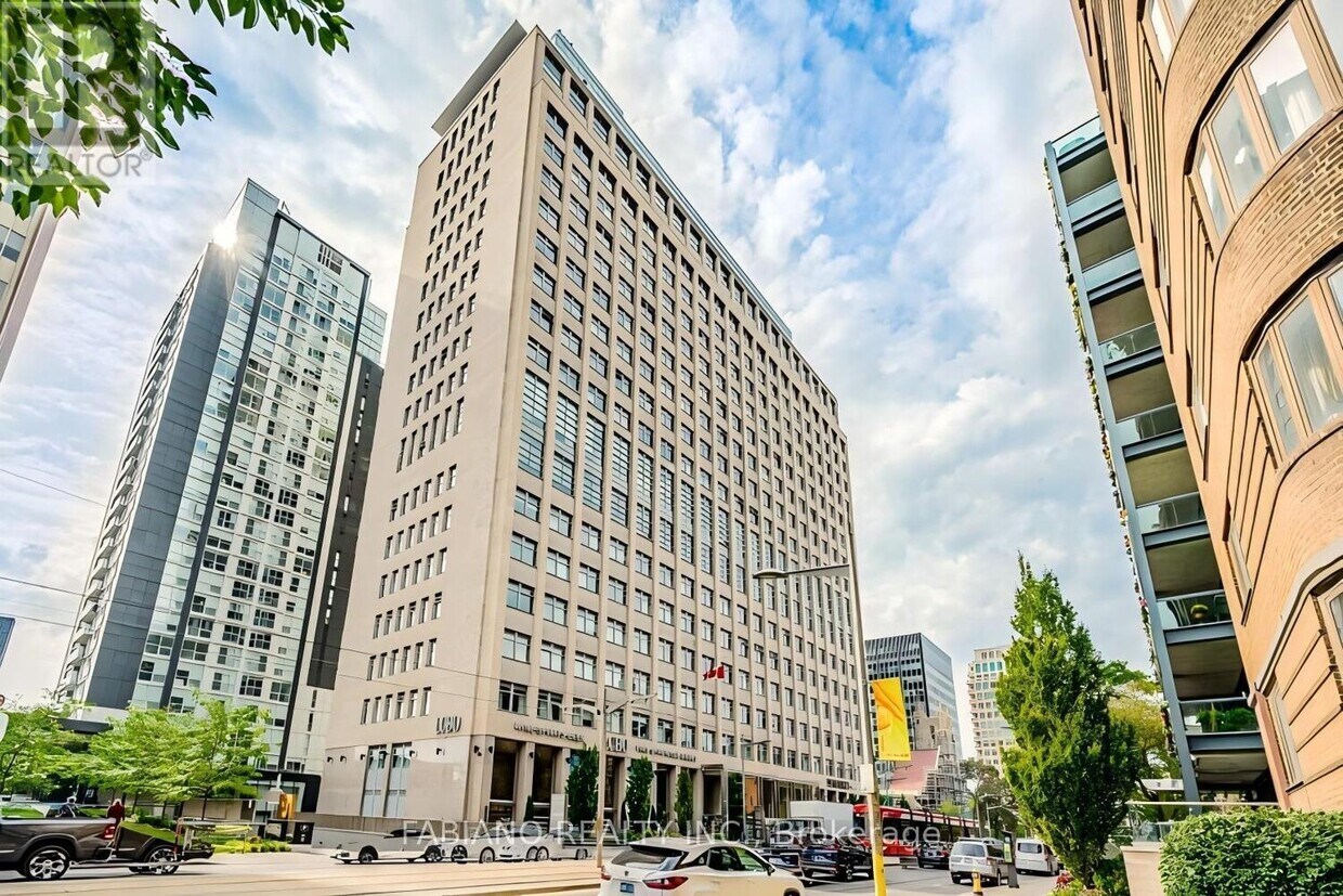 Photo principale - 111-111 St Clair Ave W