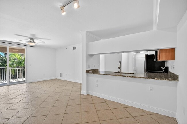 Building Photo - 6511 Emerald Dunes Dr