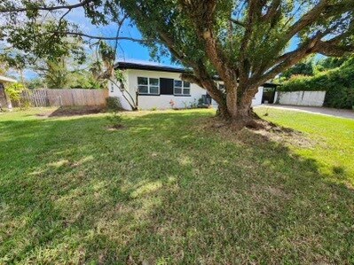 Building Photo - 203 Satsuma Dr