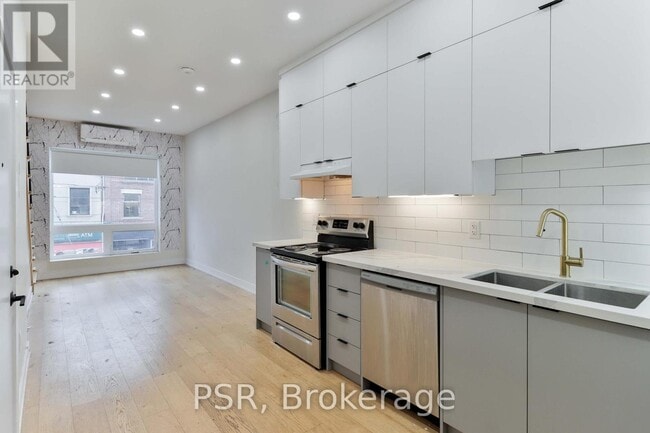 Building Photo - 1173 Dundas St W