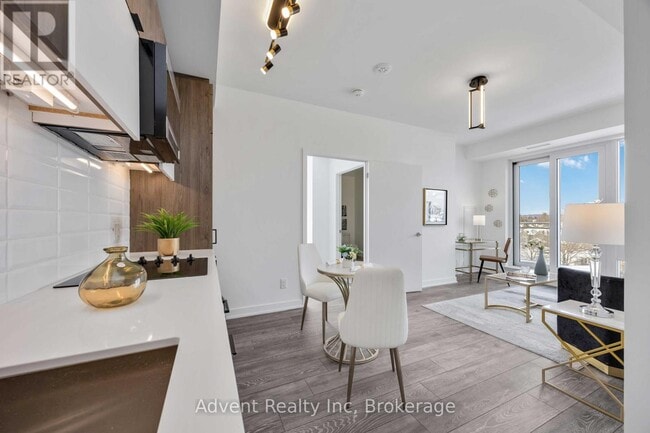 Building Photo - 8888 Yonge St