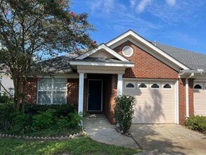 Building Photo - 1060 Kingdom Dr