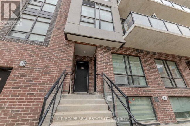 Photo du bâtiment - 871 Sheppard Ave W
