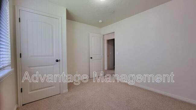 Foto del edificio - 3569 E Rock Creek Rd
