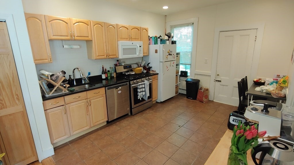 78A Pleasant St Unit 78A, Cambridge, MA 02139 Room for Rent in