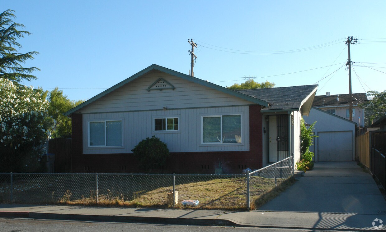 Building Photo - 456-458 Malabar Dr