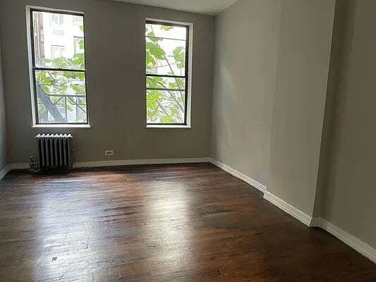 Building Photo - 231 E 4th St