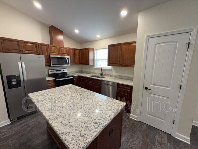 Foto del edificio - 4025 Brittany Ln
