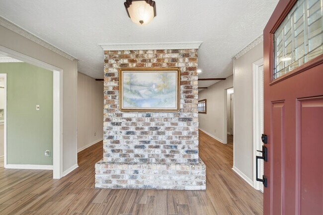 Foto del edificio - 3226 Springhill Dr