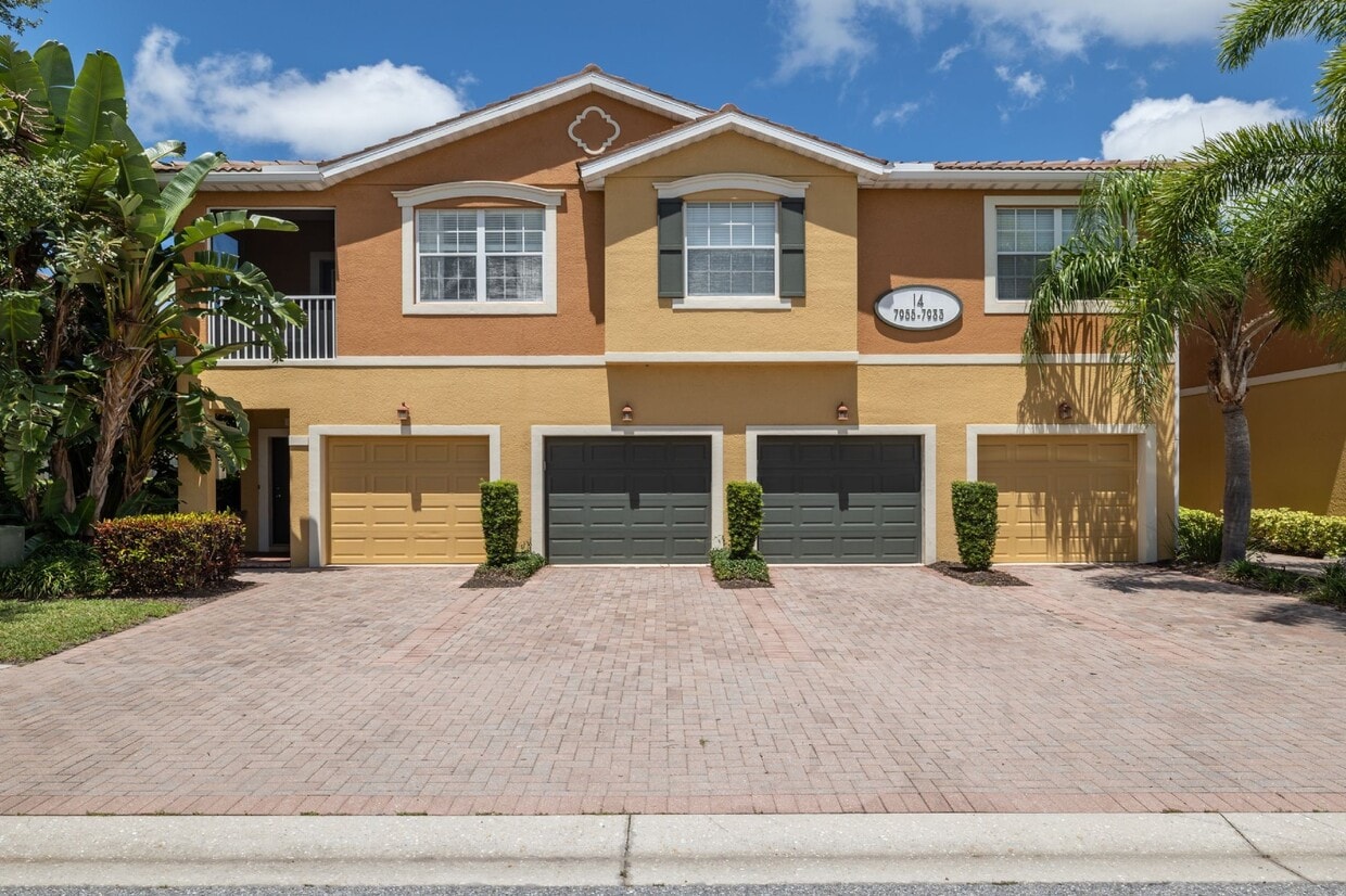 Foto principal - 7983 Limestone Ln