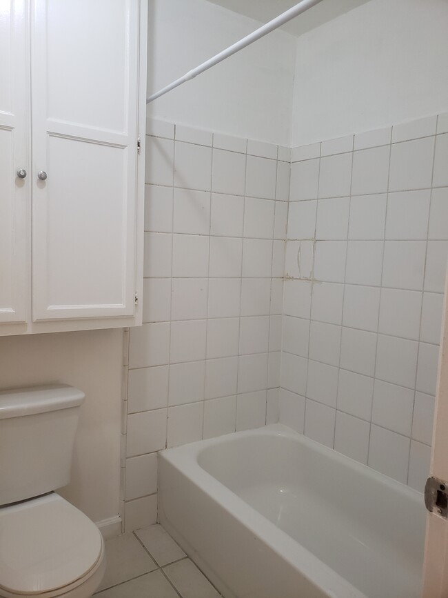 Building Photo - 525 S Lafayette Park Pl
