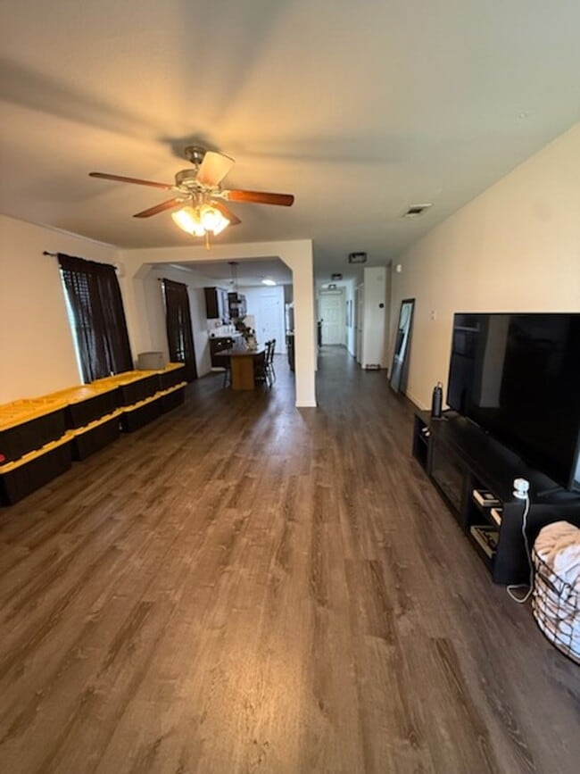 Building Photo - 3 bedroom 2 bath home in Bridgewood Estates