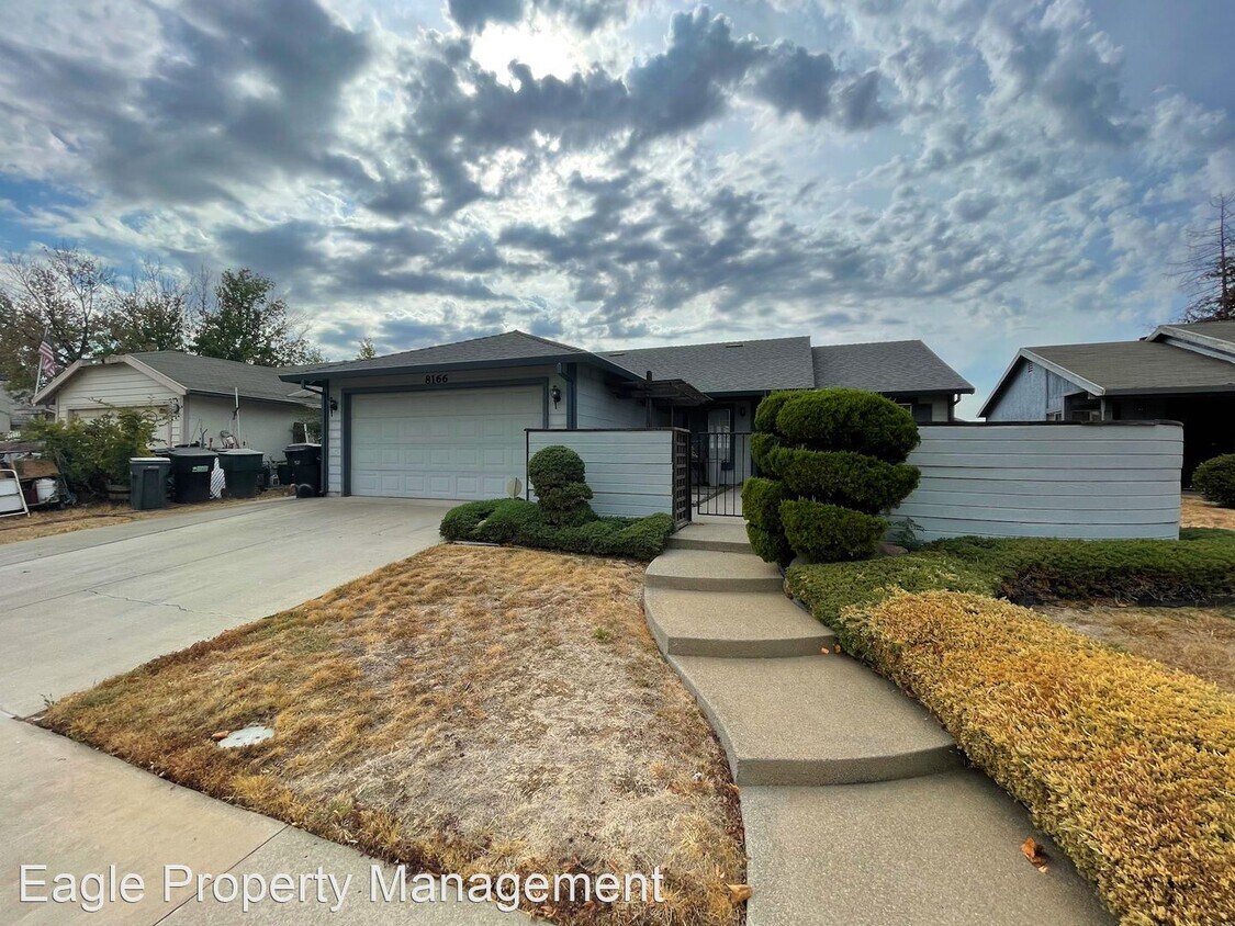 Foto principal - 4 br, 2 bath House - 8166 Morgan Hill Way