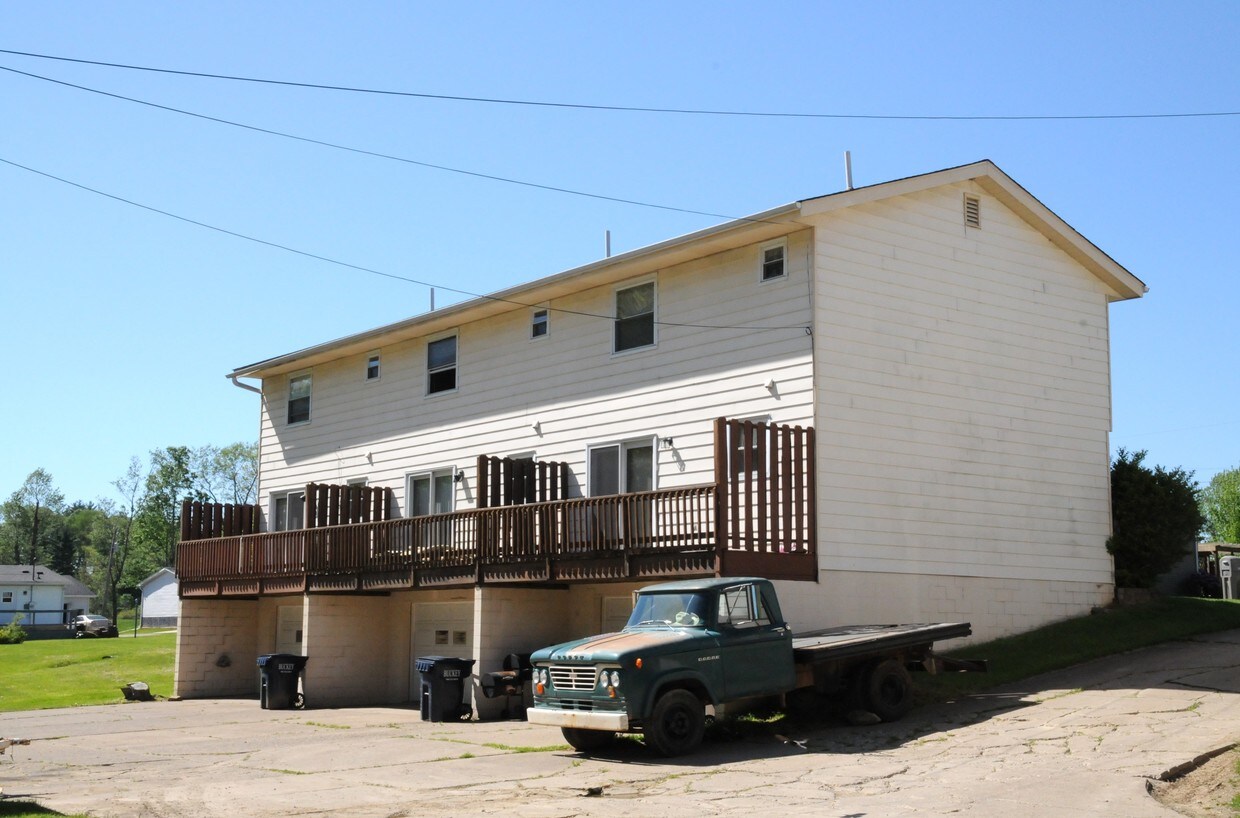 8817 Northgate Dr, Cambridge, OH 43725 Apartments in Cambridge, OH