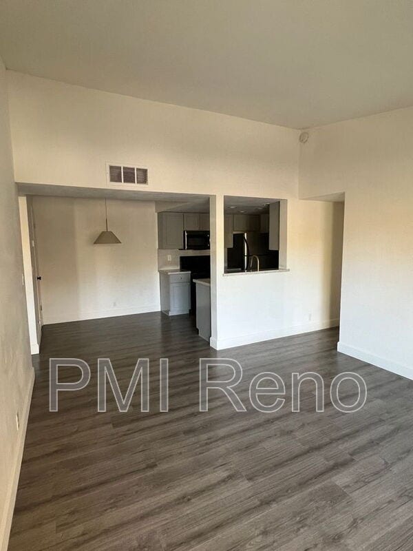 Building Photo - 530 E Patriot Blvd