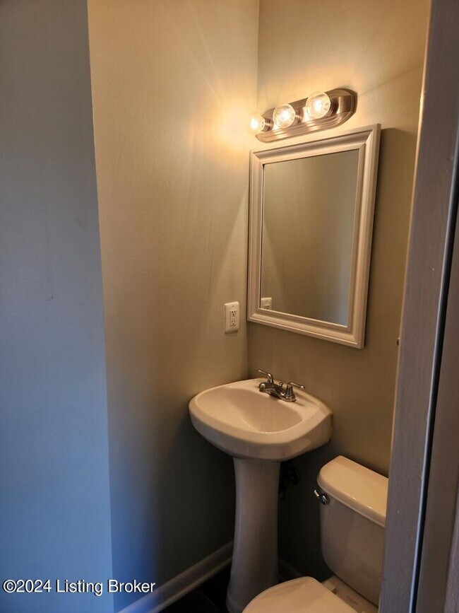Foto del edificio - 3402 Taylorsville Rd