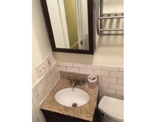 Building Photo - 16 Norwood St