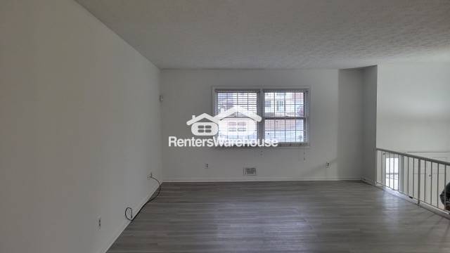 Foto del edificio - 3530 Morning Creek Dr