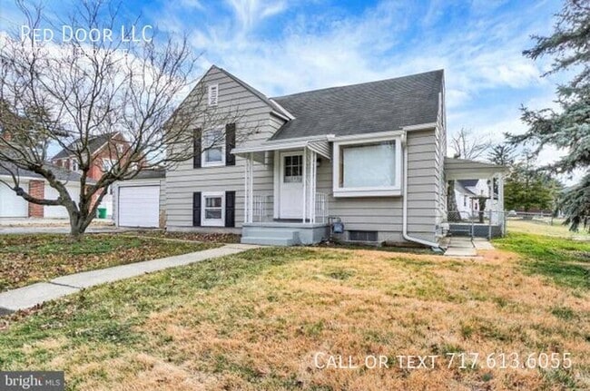 Building Photo - 720 Elm Terrace