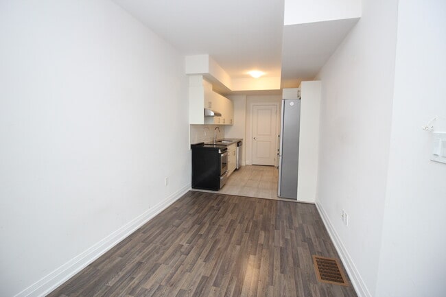 Building Photo - 33 Creekbank Rd