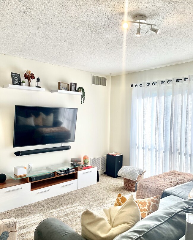 12 Village Way Unit 11, Natick, MA 01760 Condo for Rent in Natick, MA