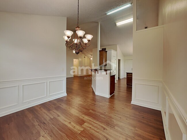 Building Photo - 389 Sunderland Way