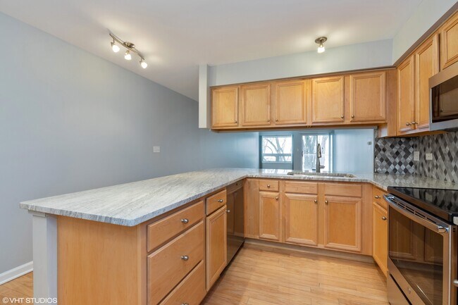 Foto del edificio - 1635 N Milwaukee Ave