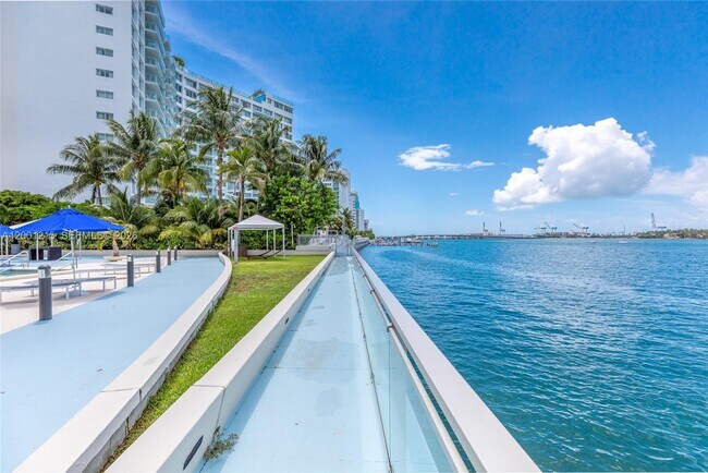 Foto del edificio - 1200 West Ave