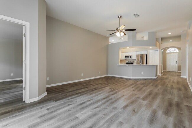 Building Photo - 2638 Allwood Ave