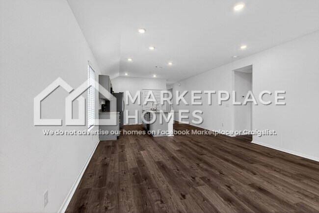 Foto del edificio - 8736 Preston Wood Dr