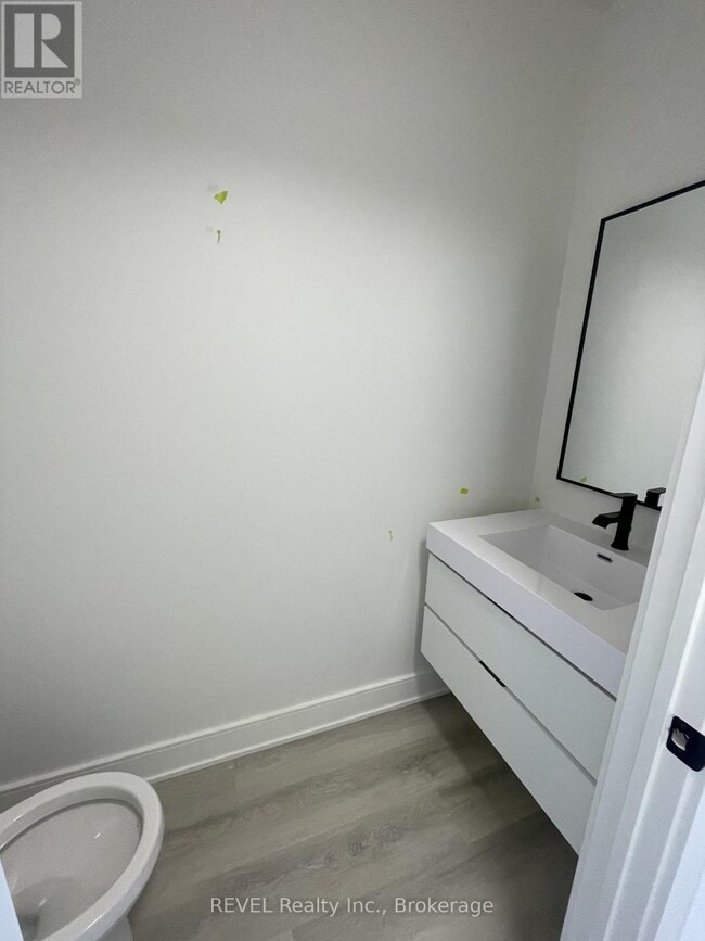 Building Photo - 50 Everett Cmn