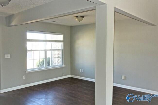 Building Photo - 114 Bellevue Dr