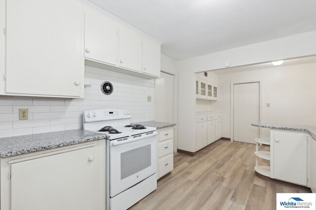 Foto del edificio - Mid Century Modern Ranch in Eastbourough