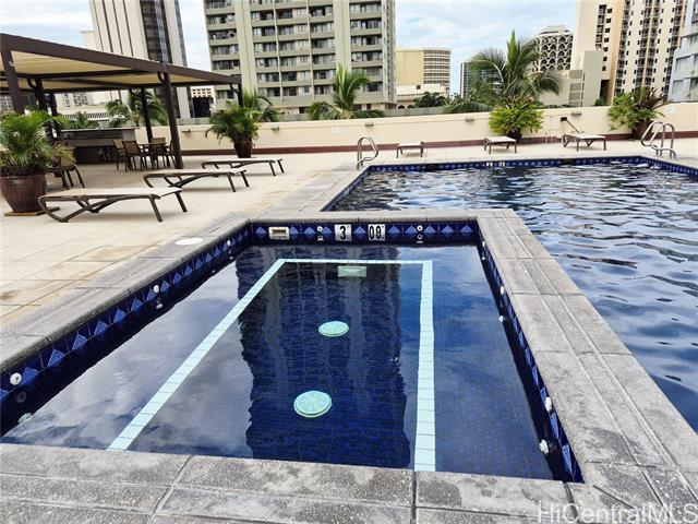 Building Photo - 2211 Ala Wai Blvd