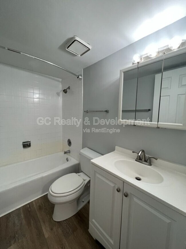 Foto del edificio - 312 N Warwick Ave