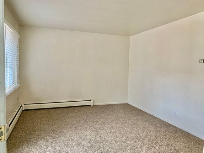 Building Photo - 2 Bed/ 1 Bath Apartment in Evans with Nearby Amenities. Trash/Gas/Water/Sewer: Included in Rent