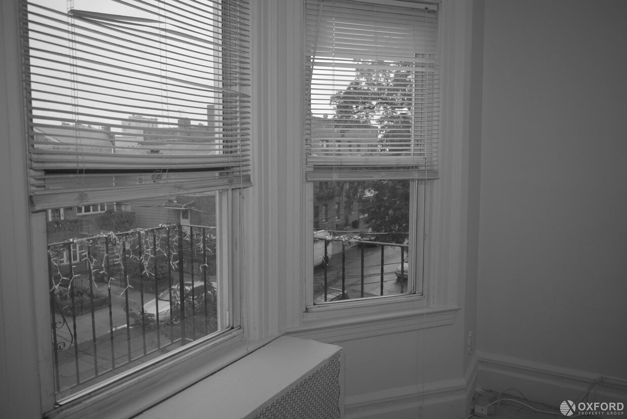 Primary Photo - 150 Bay 11th Street